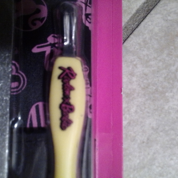 Barbie Manicure Limited Edition - Picture 13 of 16